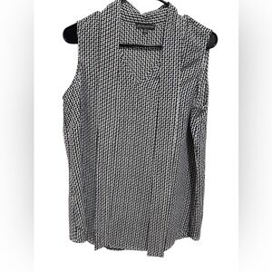 Adrianna Papell Sleevless Black and White Top